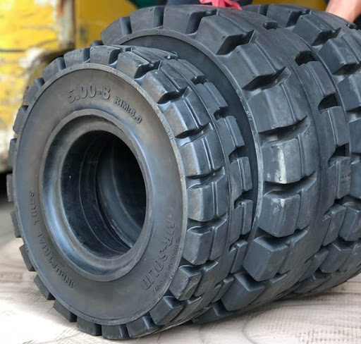 mua lốp đặc xe nâng.jpg (63 KB)